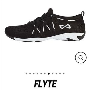 Black NFINITY Flyte cheer shoes 7.5